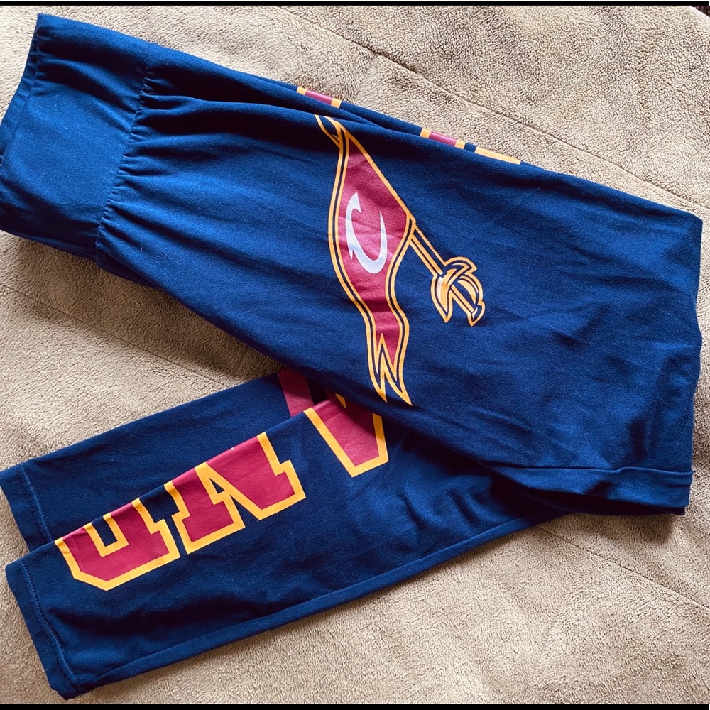 NBA Cleveland Cavs Leggings sz Small